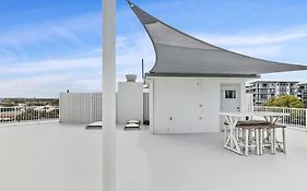 Kawana Beachside Getaway 1 Bedroom Apartment